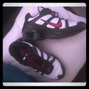 Women’s Nike Shocks  SIZE 5.5